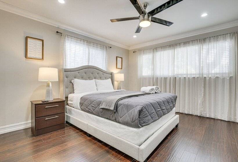 Lighthouse Point Home W/ Patio   3 Mi To Beach!