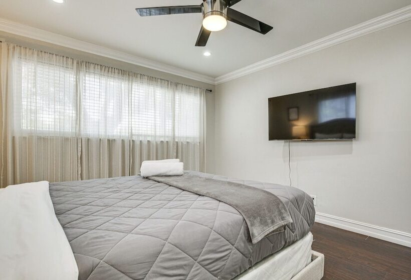 Lighthouse Point Home W/ Patio   3 Mi To Beach!