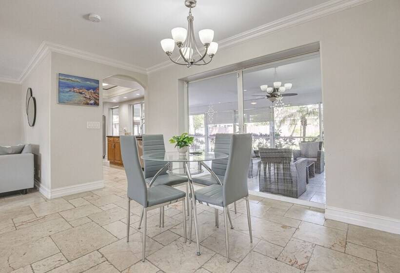 Lighthouse Point Home W/ Patio   3 Mi To Beach!