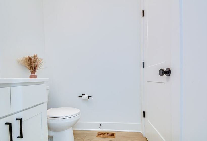 Modern Raleigh Home < 9 Mi To Downtown!