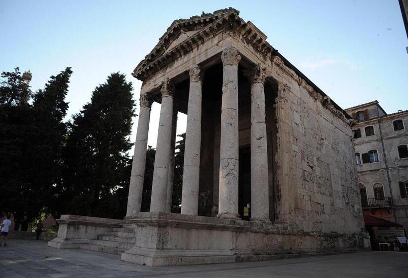 펜션 Room In Studio   Little Studio Sanjica In Pula, One Person