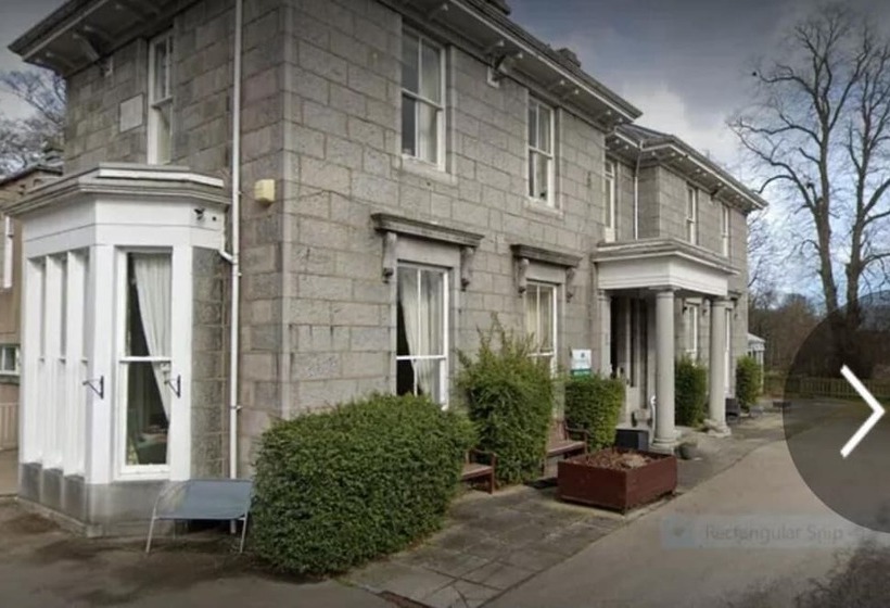 پانسیون Woodside House