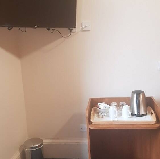 پانسیون Woodside House