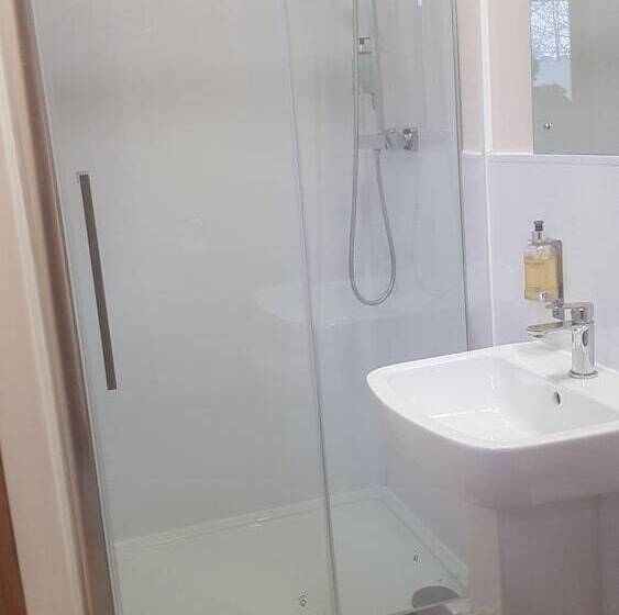 پانسیون Woodside House