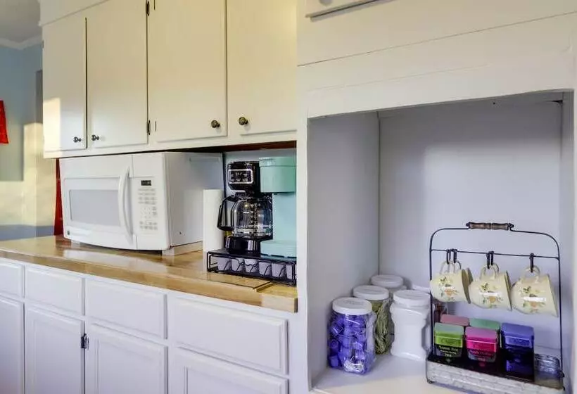 Pet Friendly Union Home ~ 19 Mi To Cincinnati!