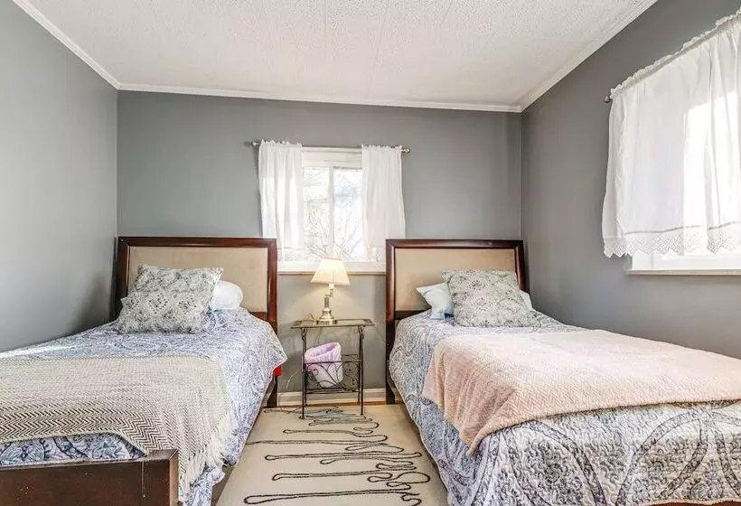 Pet Friendly Union Home ~ 19 Mi To Cincinnati!