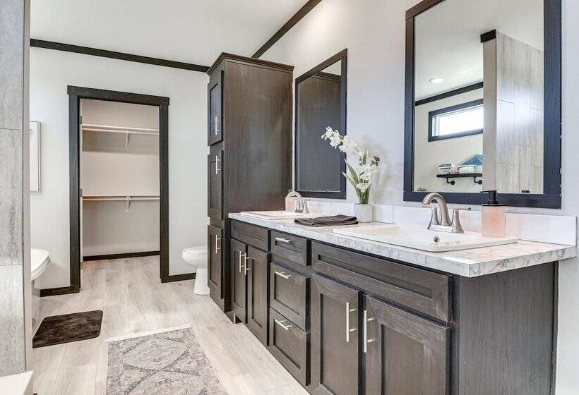 Possum Kingdom Lake House W/ Hot Tub & Shared Dock