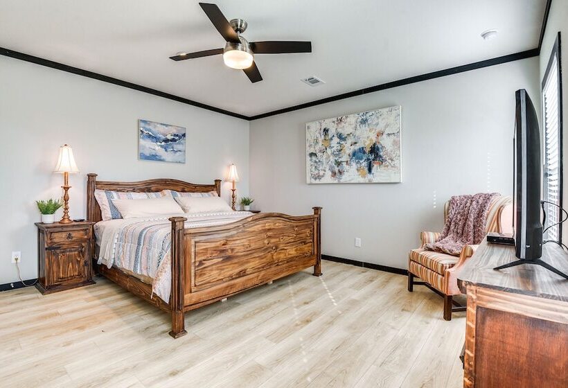 Possum Kingdom Lake House W/ Hot Tub & Shared Dock