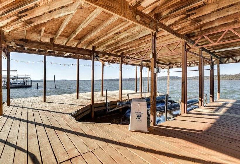 Possum Kingdom Lake House W/ Hot Tub & Shared Dock