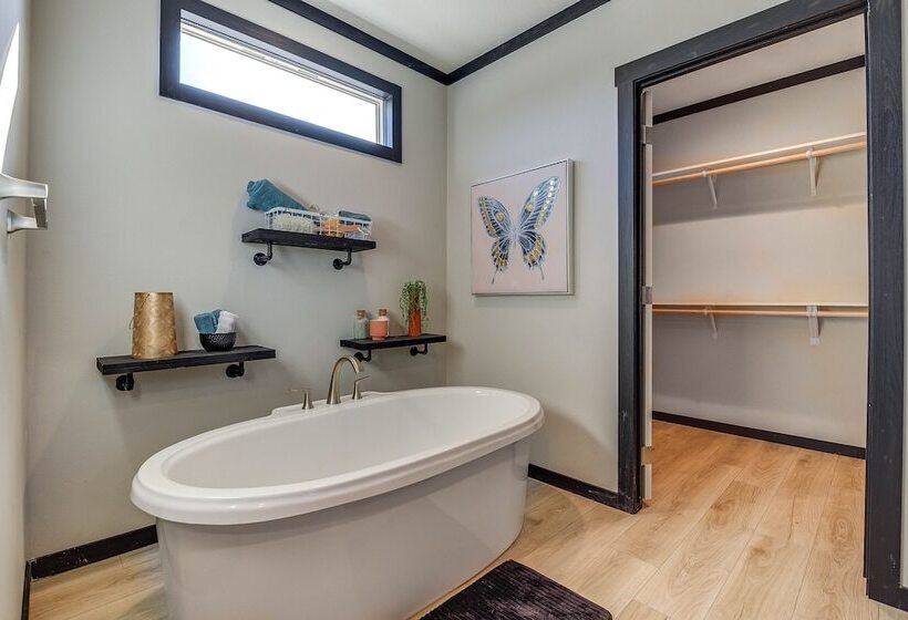 Possum Kingdom Lake House W/ Hot Tub & Shared Dock