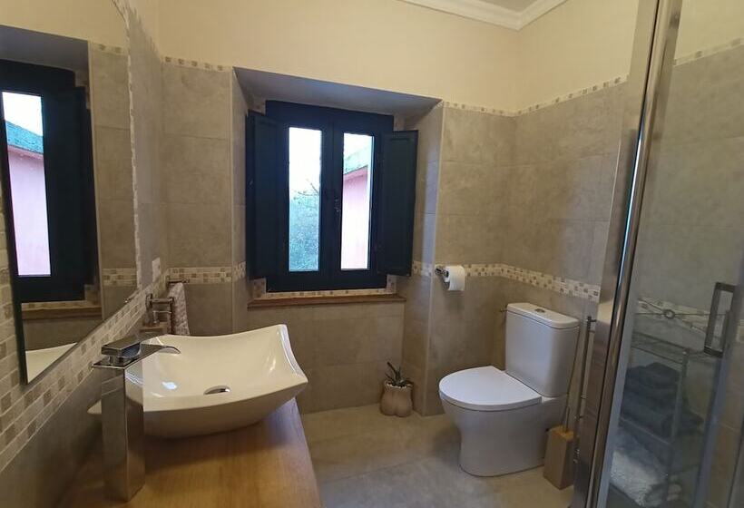 レジデンス Stunning 3 Bed House In Gallinaro, Aircon And Pool