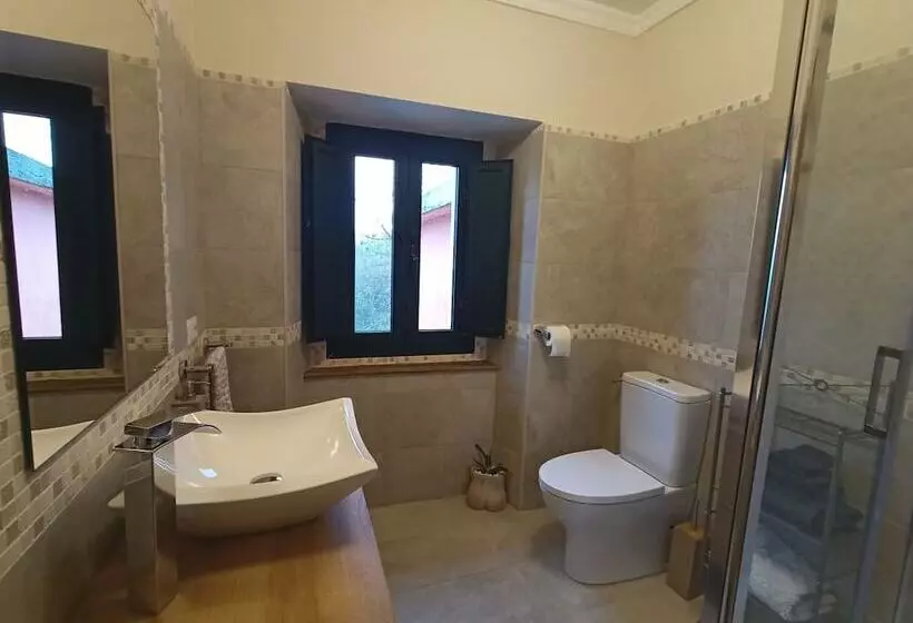 Residenssi Stunning 3 Bed House In Gallinaro, Aircon And Pool