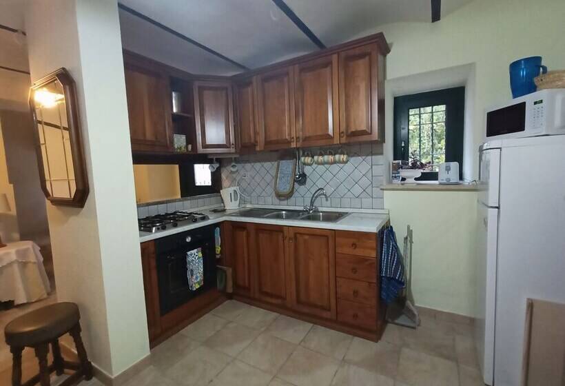 レジデンス Stunning 3 Bed House In Gallinaro, Aircon And Pool