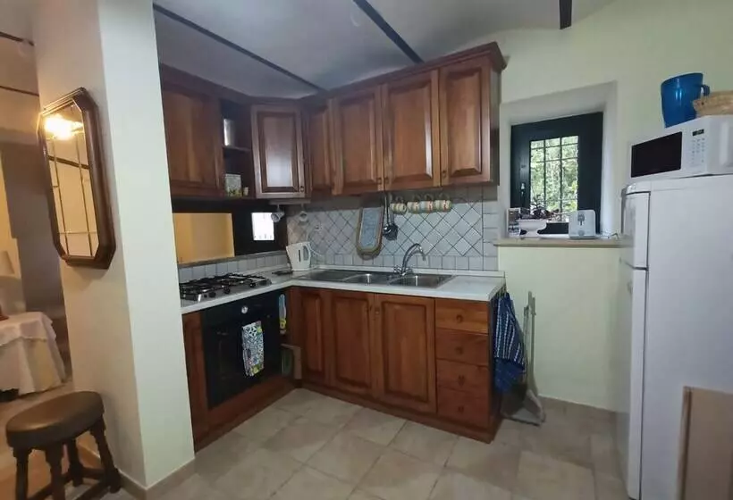 Residenssi Stunning 3 Bed House In Gallinaro, Aircon And Pool