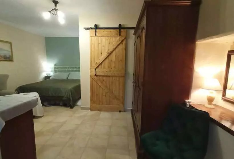 Residenssi Stunning 3 Bed House In Gallinaro, Aircon And Pool