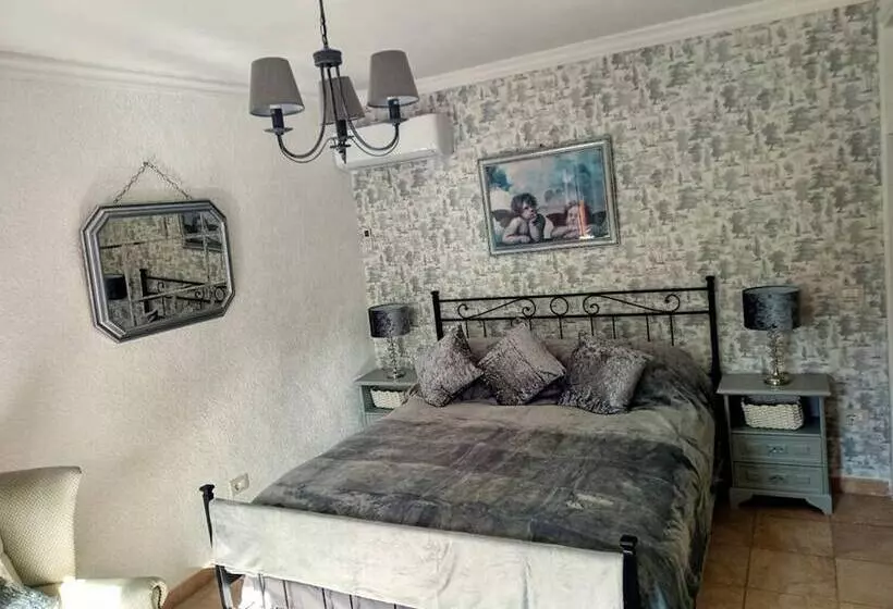 Residenssi Stunning 3 Bed House In Gallinaro, Aircon And Pool