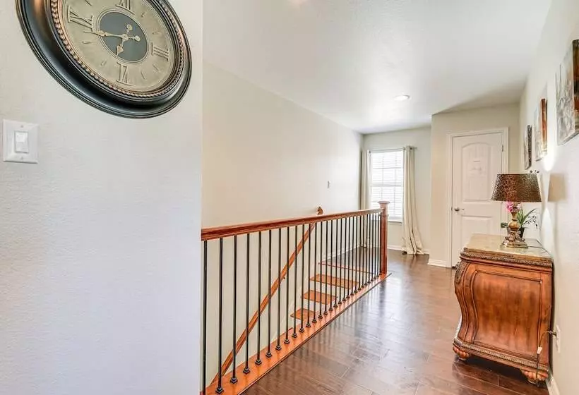 Spacious Grand Prairie Home W/ Fenced Yard + Patio