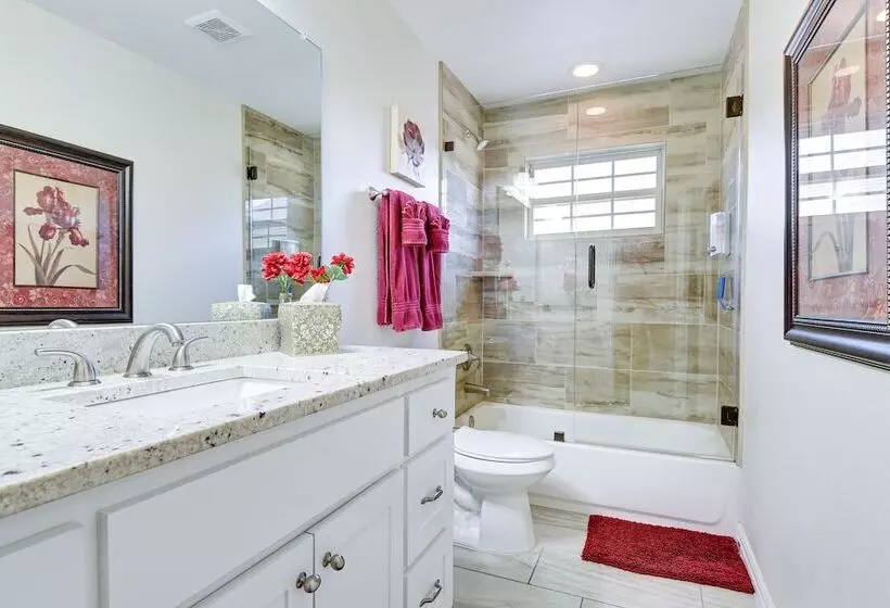 Spacious Grand Prairie Home W/ Fenced Yard + Patio