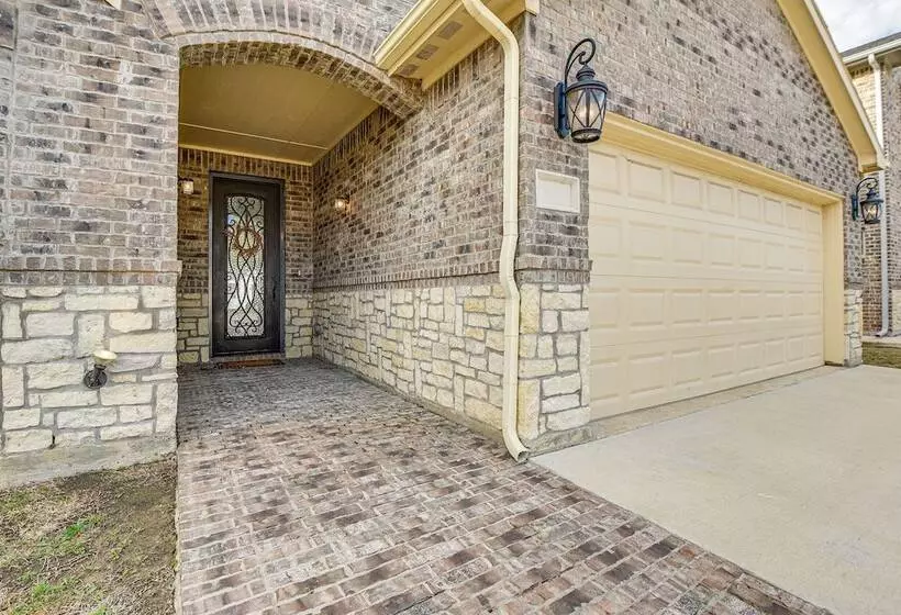 Spacious Grand Prairie Home W/ Fenced Yard + Patio