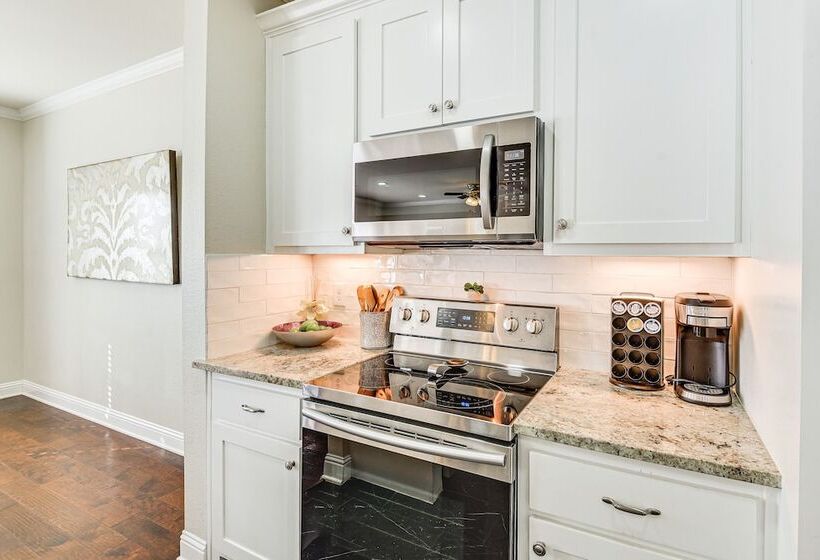 Spacious Grand Prairie Home W/ Fenced Yard + Patio