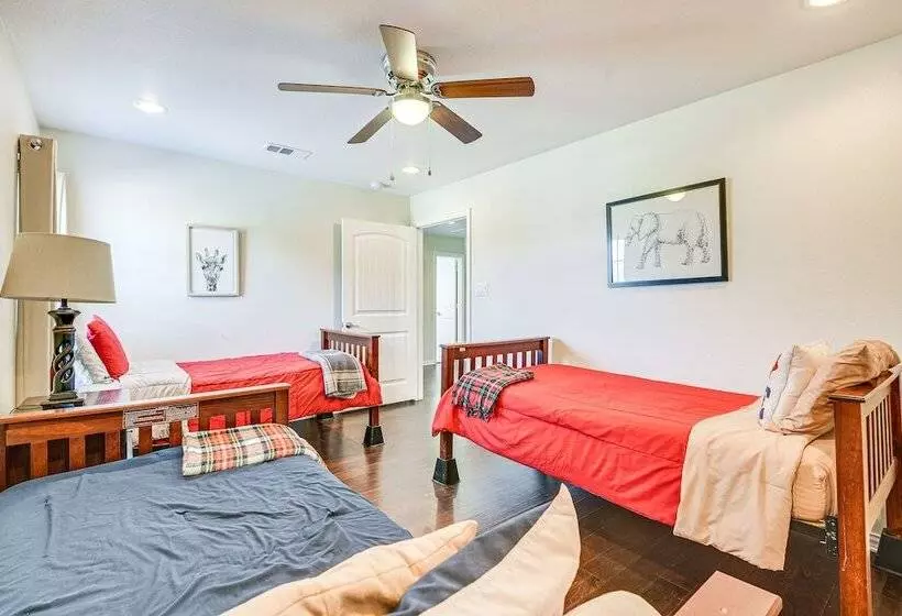 Spacious Grand Prairie Home W/ Fenced Yard + Patio