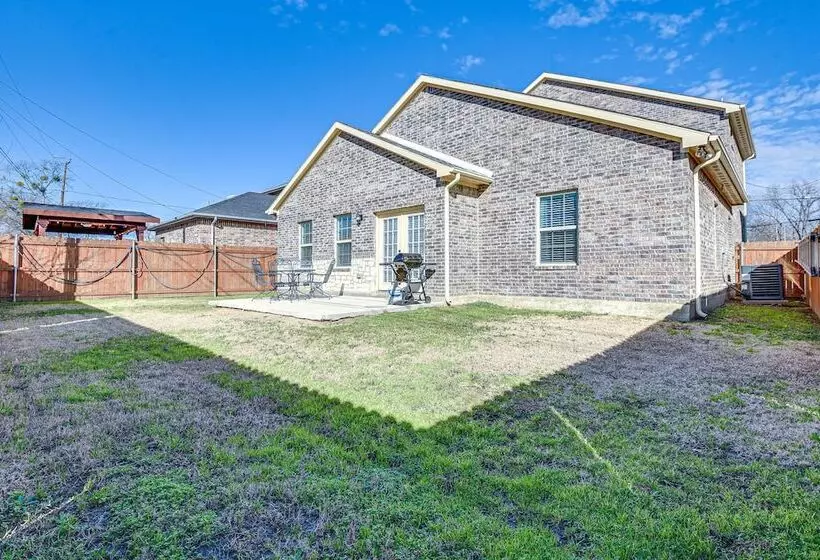 Spacious Grand Prairie Home W/ Fenced Yard + Patio