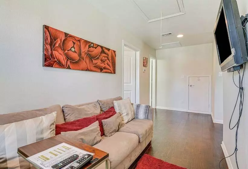 Spacious Grand Prairie Home W/ Fenced Yard + Patio