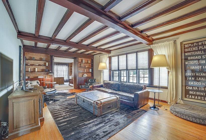 Spacious Illinois Home W/ Grill & Fenced In Yard!