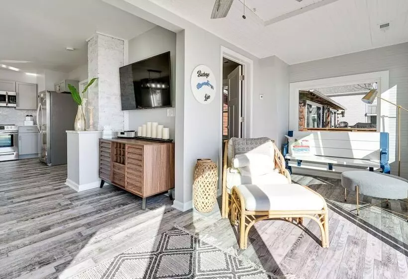 Waterfront Buckeye Lake Home W/ Deck & Dock!