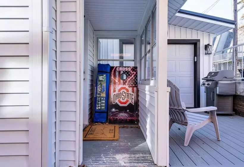 Waterfront Buckeye Lake Home W/ Deck & Dock!