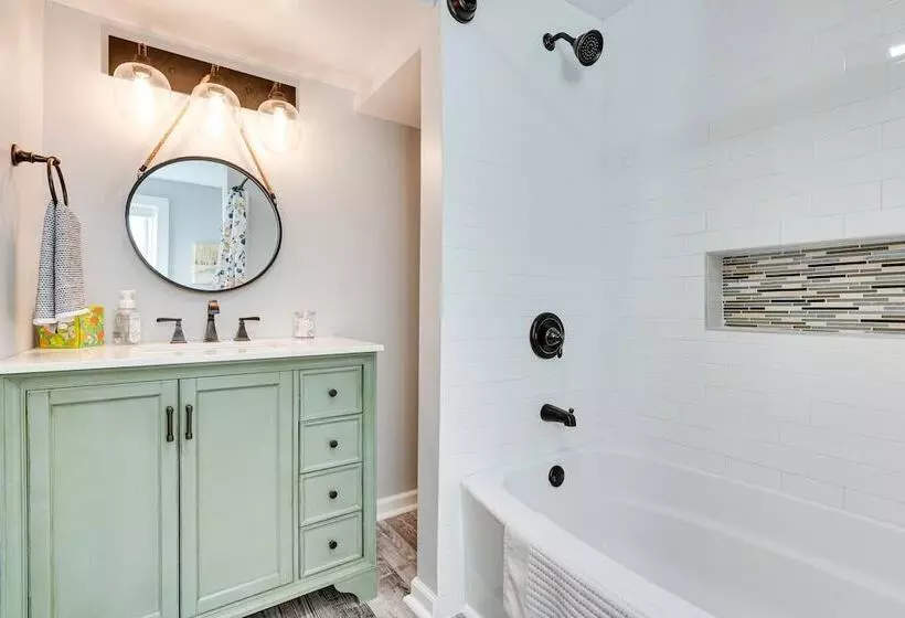 Waterfront Buckeye Lake Home W/ Deck & Dock!