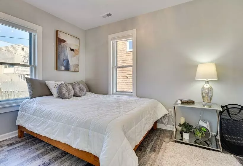 Waterfront Buckeye Lake Home W/ Deck & Dock!