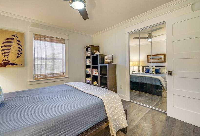 Wrightsville Beach Home W/ Fenced Yard