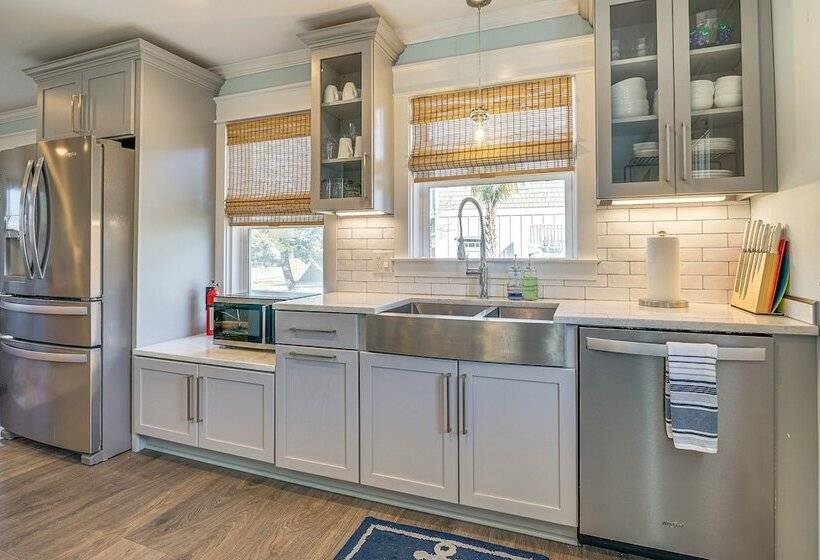 Wrightsville Beach Home W/ Fenced Yard