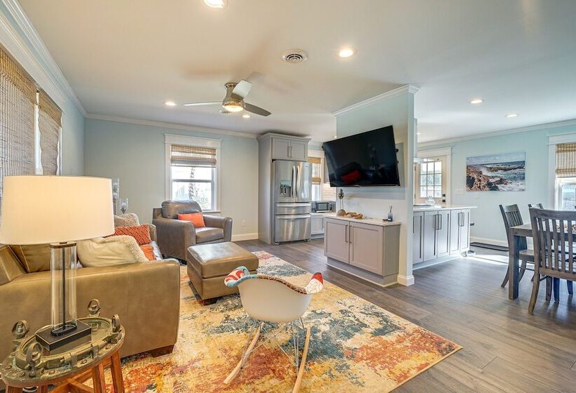 Wrightsville Beach Home W/ Fenced Yard