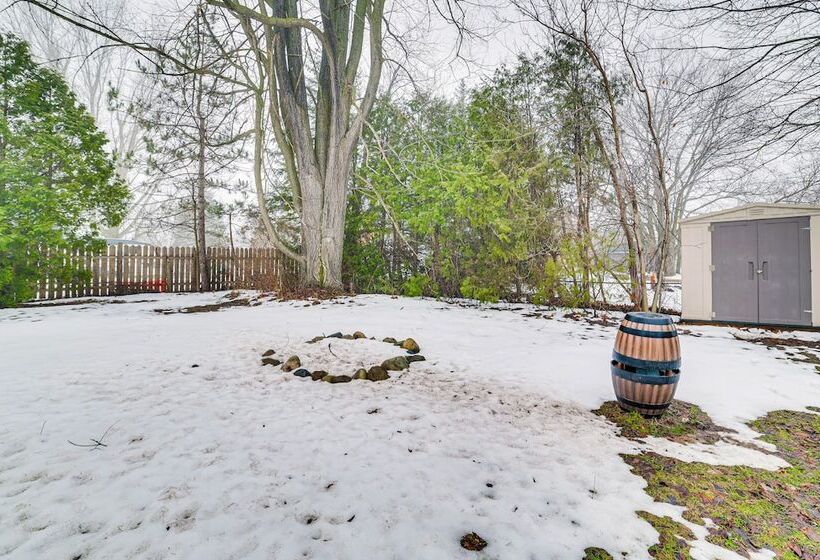 Cozy Petoskey Home < 1 Mi To Little Traverse Bay!