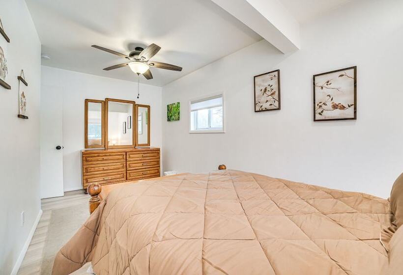 Cozy Petoskey Home < 1 Mi To Little Traverse Bay!