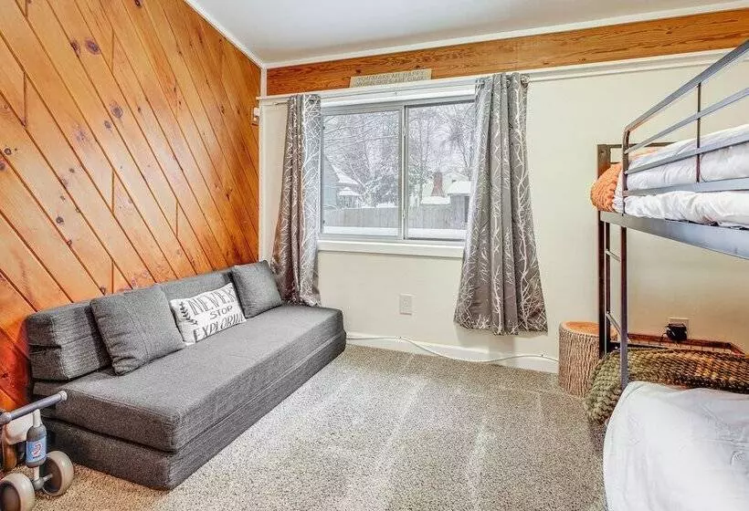 Family Friendly Home W/ Hot Tub, Near Lake George!