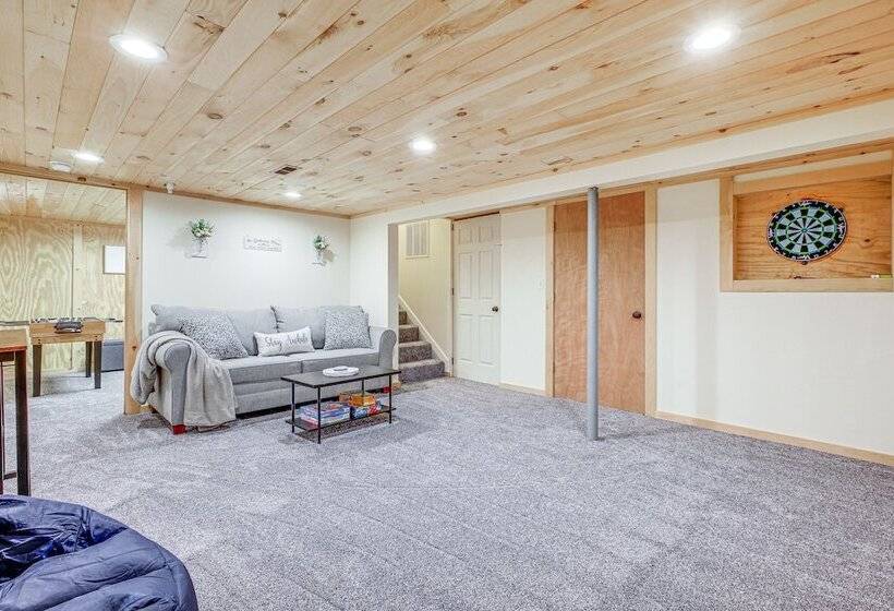 Family Friendly Home W/ Hot Tub, Near Lake George!