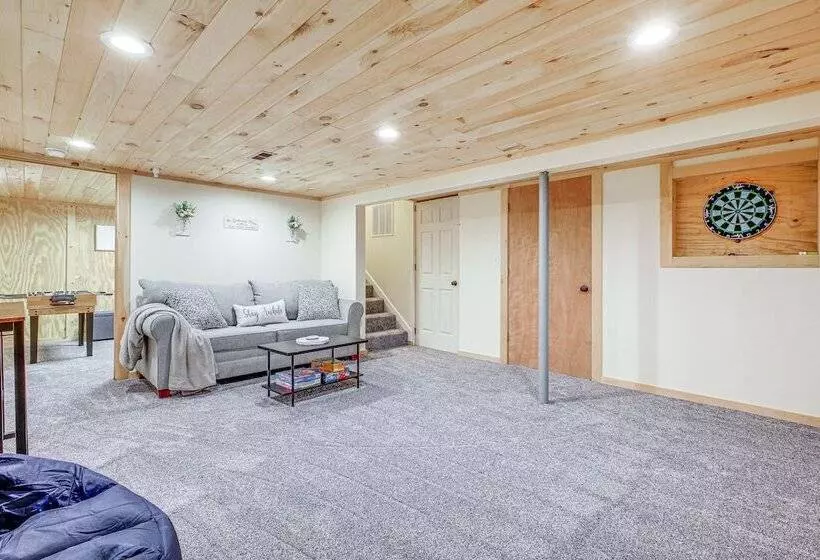 Family Friendly Home W/ Hot Tub, Near Lake George!