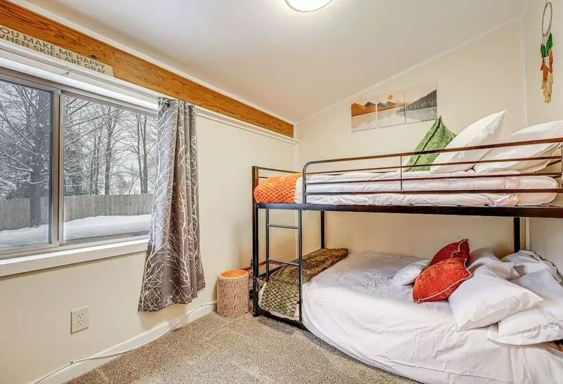 Family Friendly Home W/ Hot Tub, Near Lake George!