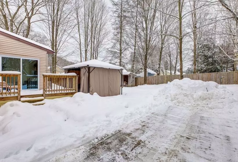 Family Friendly Home W/ Hot Tub, Near Lake George!