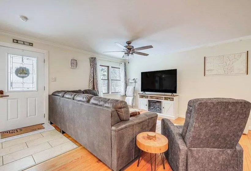 Family Friendly Home W/ Hot Tub, Near Lake George!