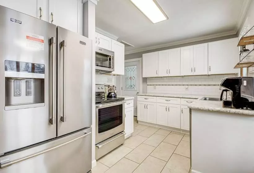 Family Friendly Home W/ Hot Tub, Near Lake George!