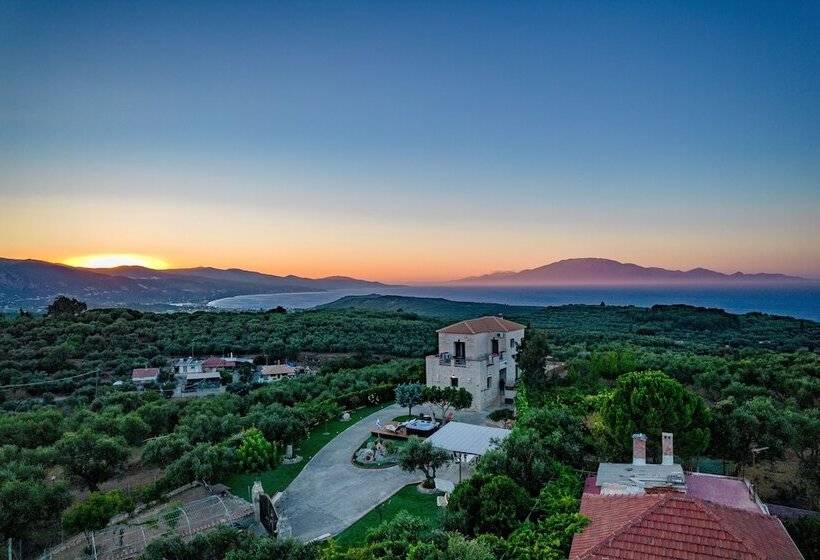 هتل روستایی Adam Stone Villa