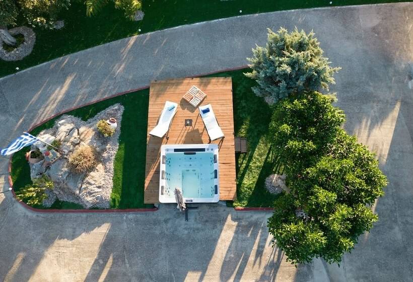 هتل روستایی Adam Stone Villa