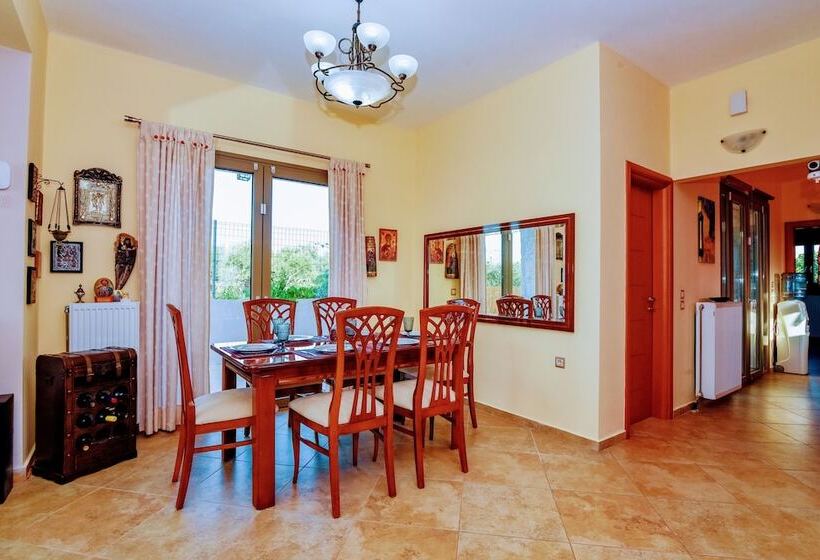 هتل روستایی Adam Stone Villa