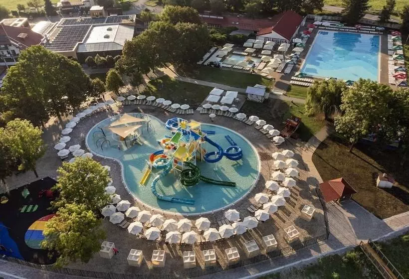 Hotelli Mobile Homes Terme Jezercica