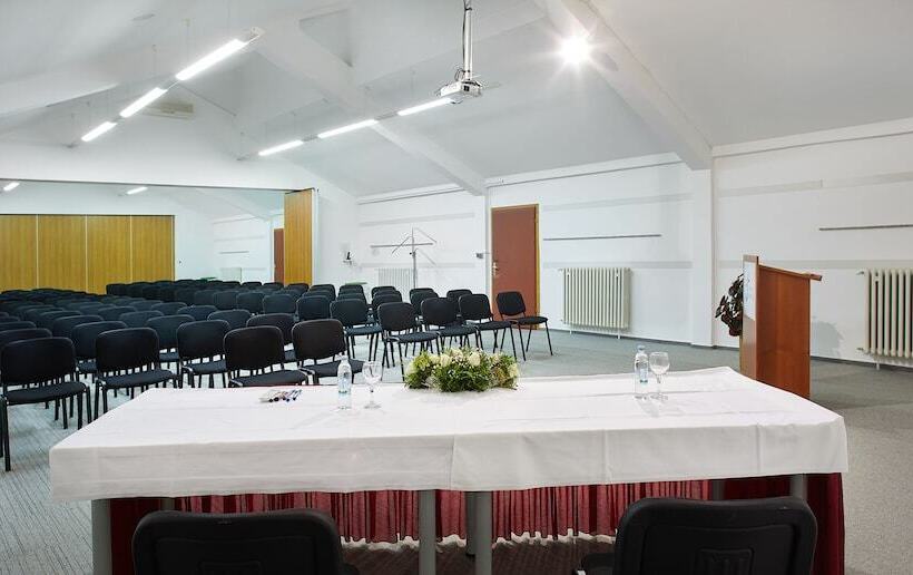 בית מלון כפרי Mobile Homes Terme Jezercica