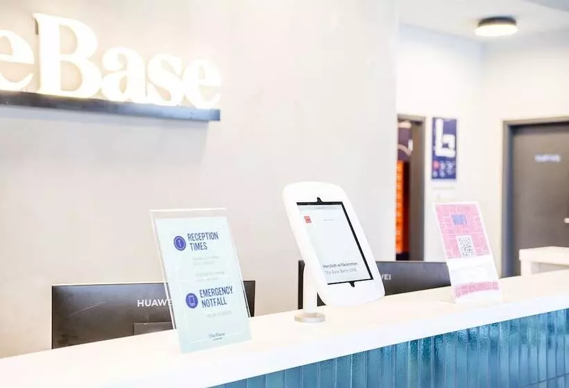 هتل The Base Munich